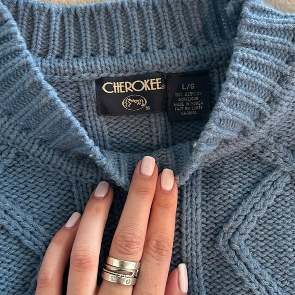 cherokee knit shark blue size L fits nicely on S, M in my opinion - Picture 2 of 3